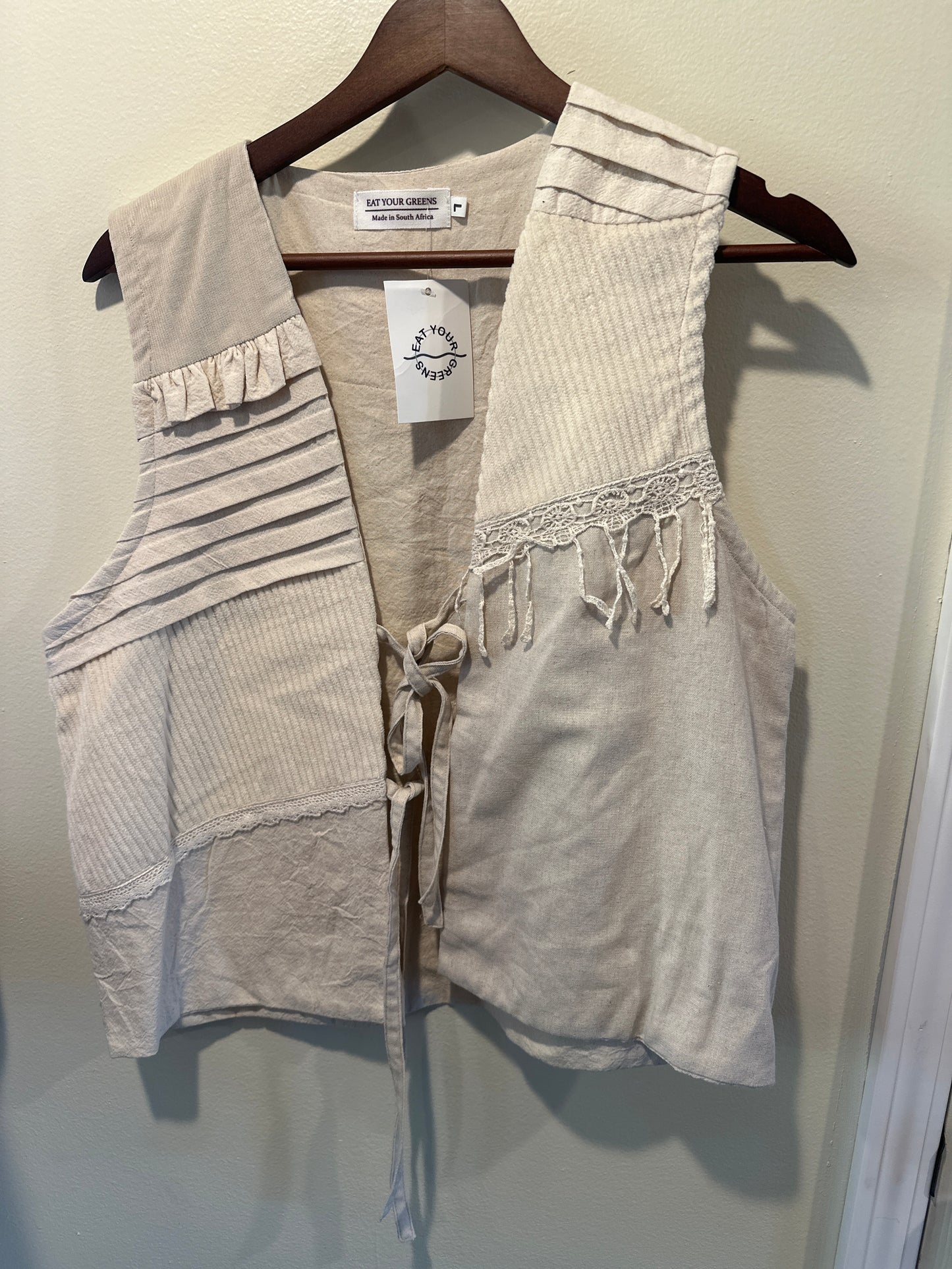 Linen beige vest